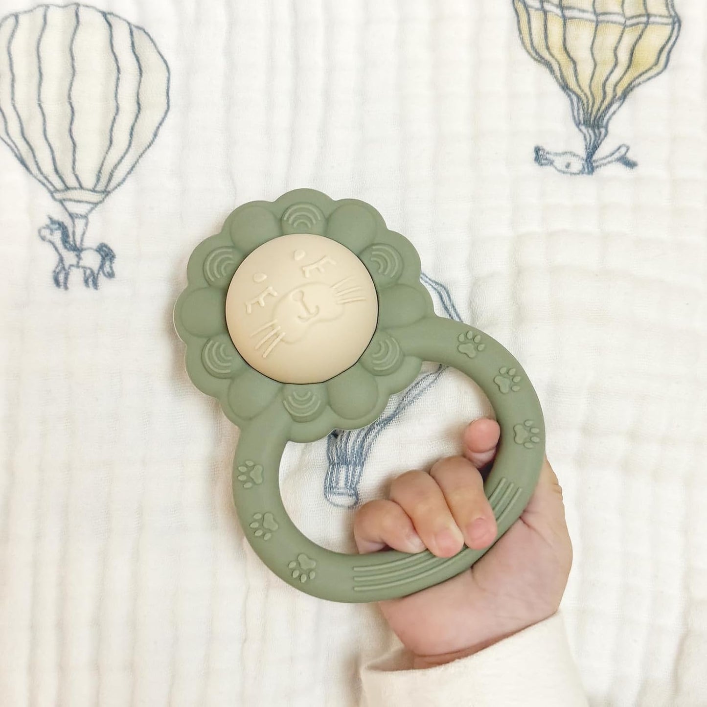 Rattle Teether, Lion Shape Montessori Baby Sensory Teething Toys, Food Grade Silicone BPA Free, Newborn Essentials Must Haves (Shifting Sand Ether)