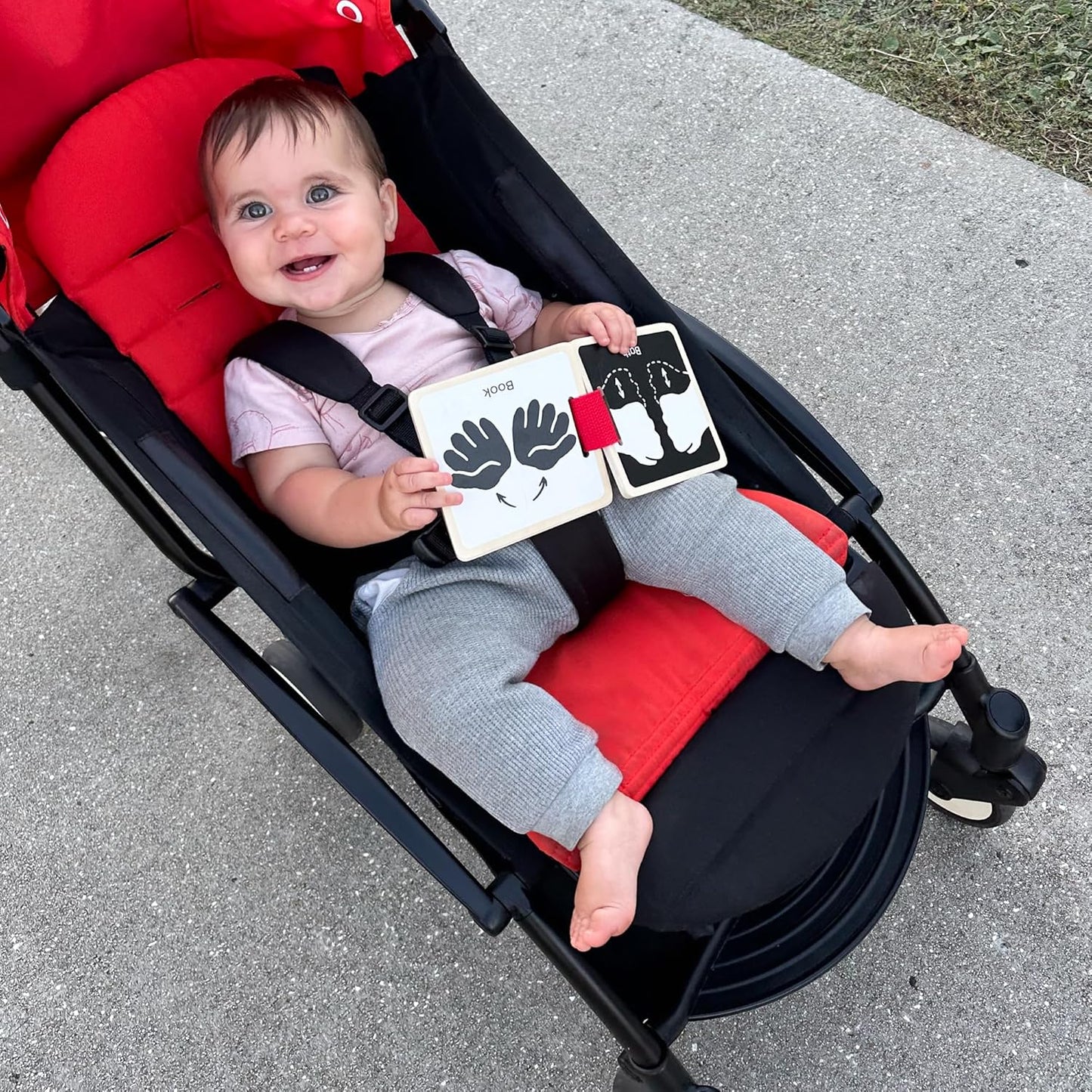 Quiggly High Contrast Baby Toy Set - Black and White Newborn Sensory Toys - Tummy Time Mirror, 25 Visual Stimulation Cards & Board Book - Infant Play Kit for Newborns 0-3 Months (Standard)