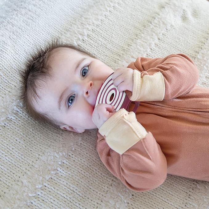 Tomato and Red Onion Silicone Teethers Baby Teething Toys, Newborn Essentials Must Haves, Easy-to-Hold Design Teething Ball Baby Essentials, BPA-Free